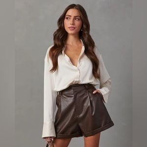 VICI Carla Pocketed Faux Leather Shorts chocolate brown size M